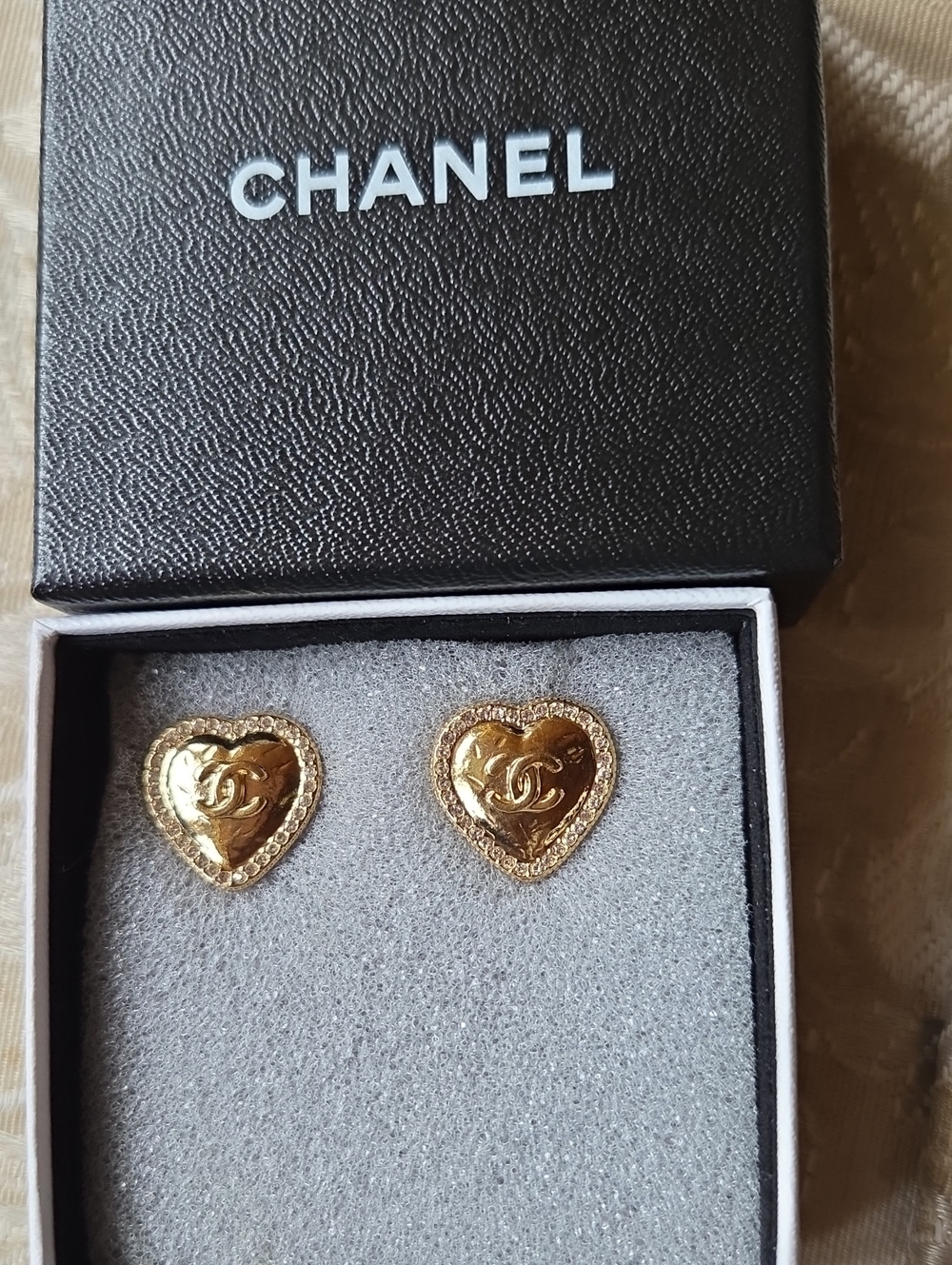 CHANEL Gold-tone Crystal Heart CC Logo Stud Earrings ( Pierced)